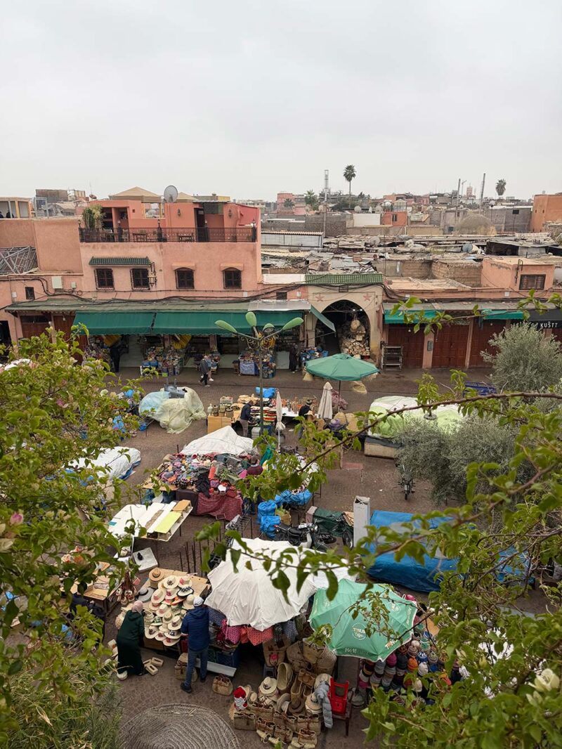 Uitzicht over de daken van Marrakesh